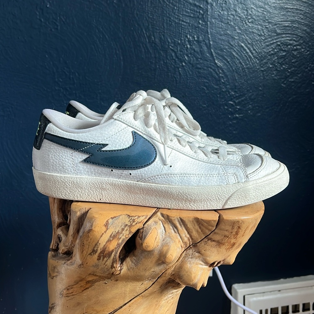 Nike Split Swoosh